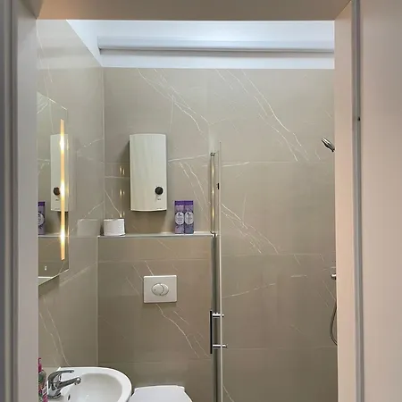 Loft Riva Ii - Terrasse, Smart Tv, Klimaanlage, Parkplatz Frei, Minibar هام